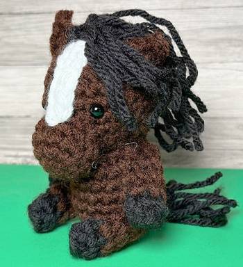 mini amigurumi barnyard horse