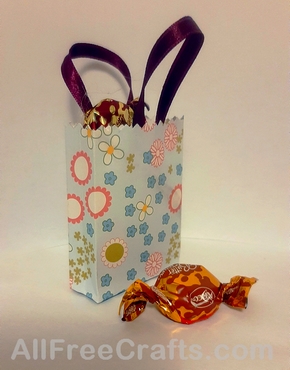 single paper gift bag